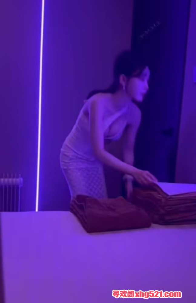 211140g9dhh4gf30tg9pf4.jpg